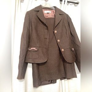 Tahari Arthur s Levine two piece skirt suit. EUC.